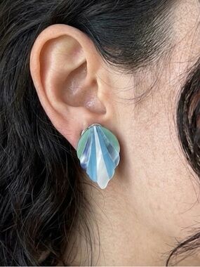 Vtg Mother of Pearl Shell Beach Ocean Blue Green Earrings 1980s Florida Miami